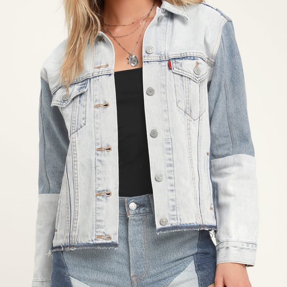 NWT!! Levi’s Ex-Boyfriend Trucker Blue Color Block Denim Jacket